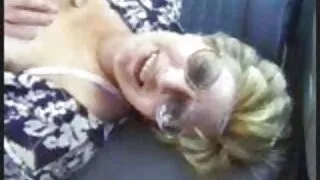Annem hile yapıyor, annem kapıyı kapatıyor! domaltıp am sikme