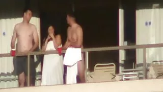 Kinky gözlük kıçını am sikme porno ile oynuyor