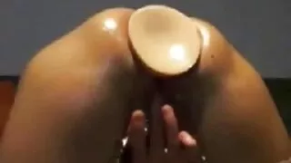 Büyük bir eşek ile am yalama sikme porno Kız ona r ödemek için